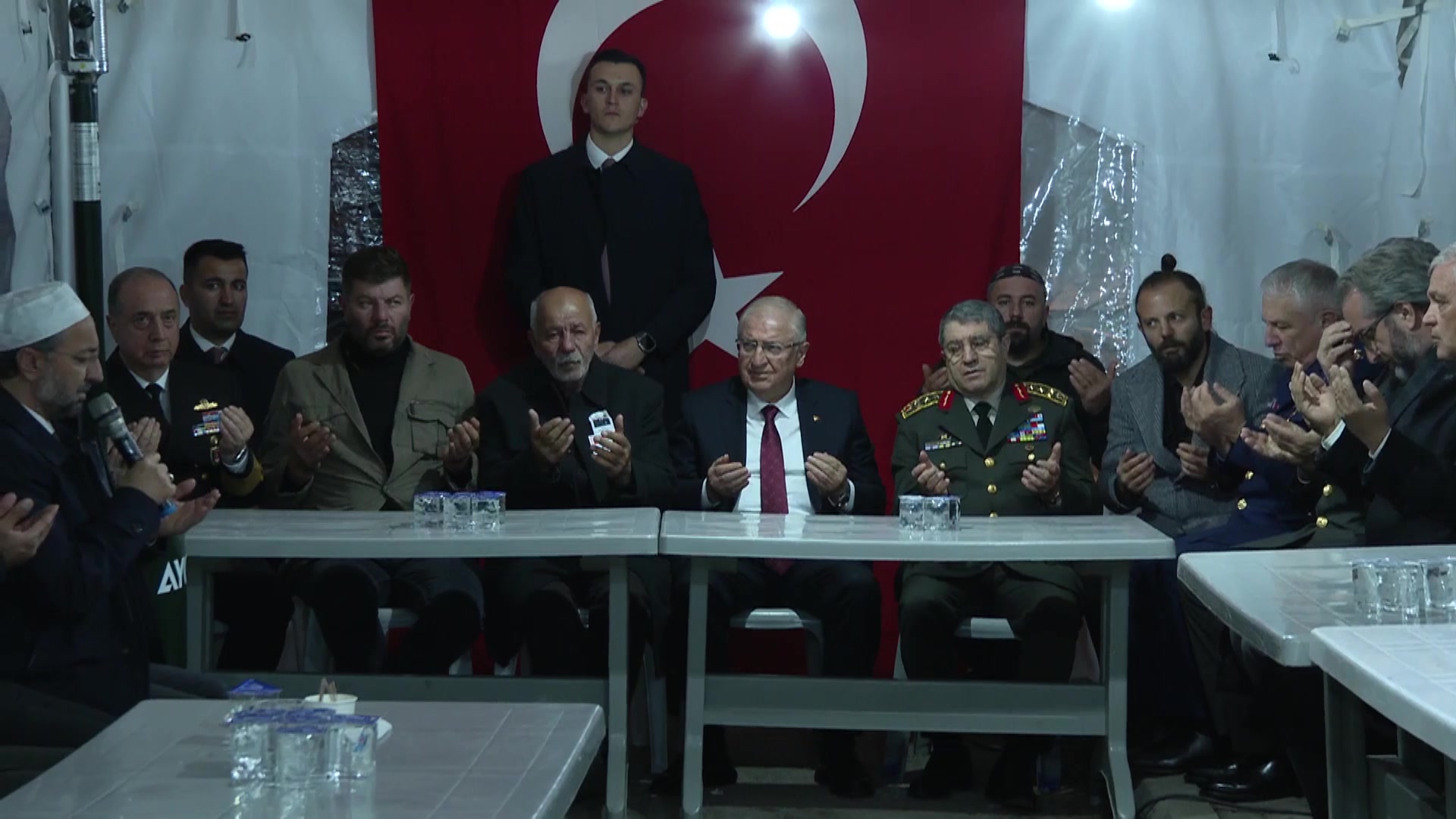 Millî Savunma Bakanı Yaşar Güler, Şehit Ailelerine Taziye Ziyaretinde Bulundu